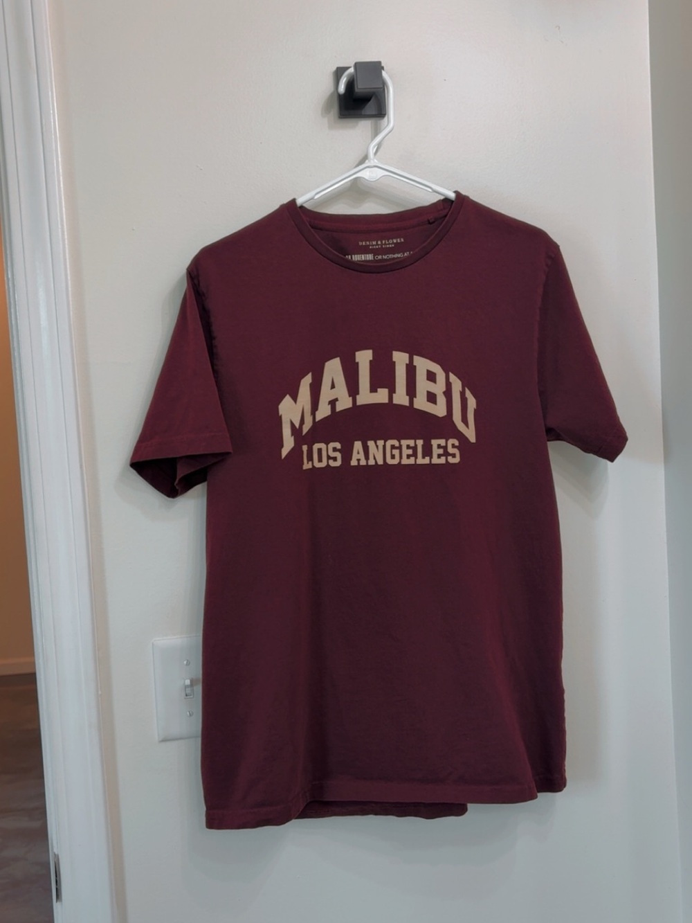 Denim & Flower Burgundy Malibu Los Angeles Graphic Tee size M